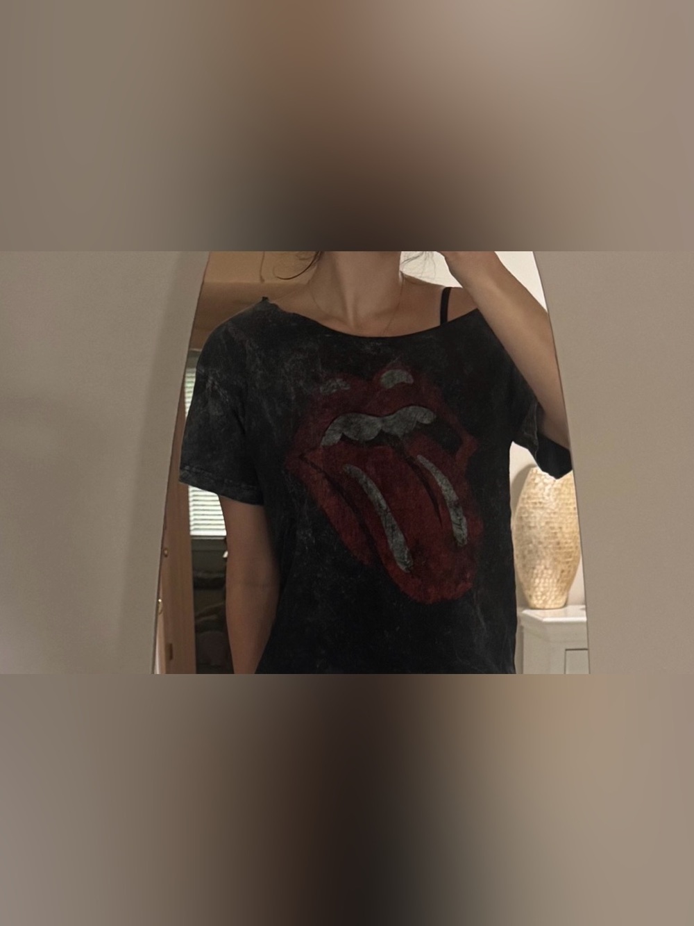 Vintage-Style Black Graphic Tee off the shoulder Rolling Stones